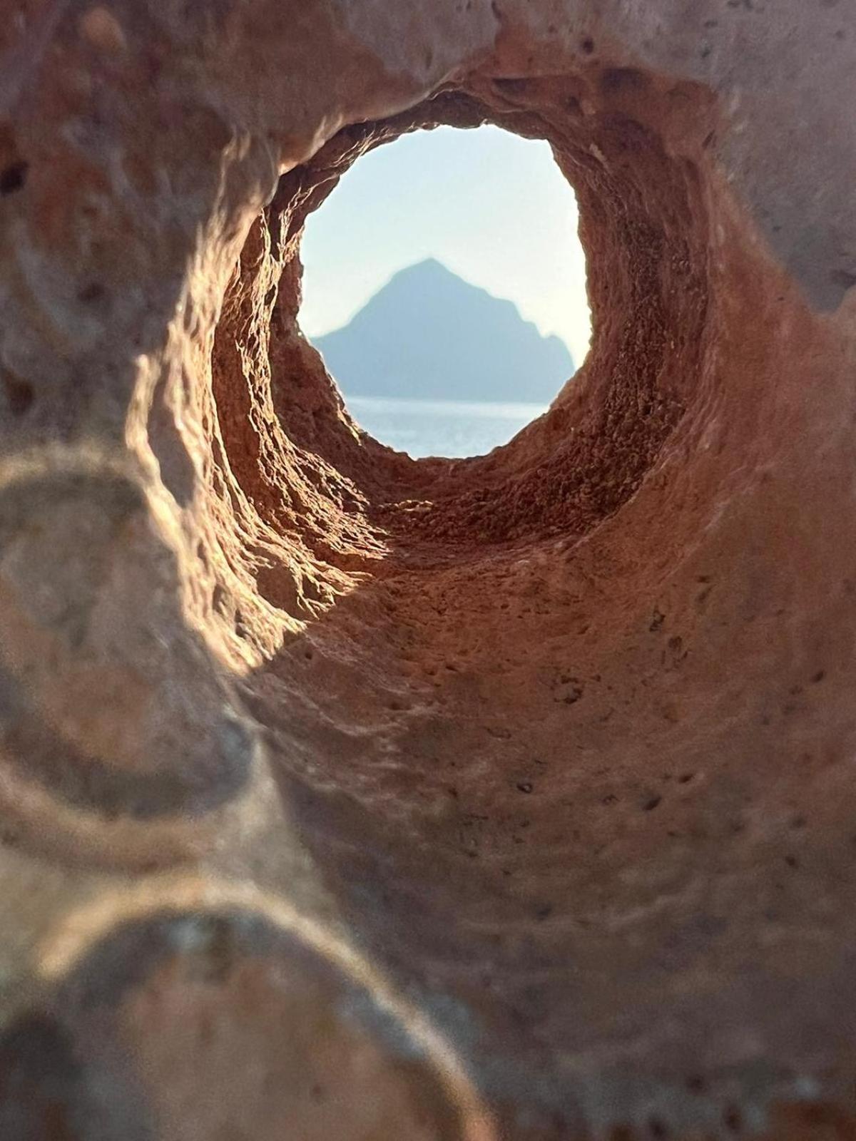 Отель Cala Di Ponente Кастеллуццо Экстерьер фото