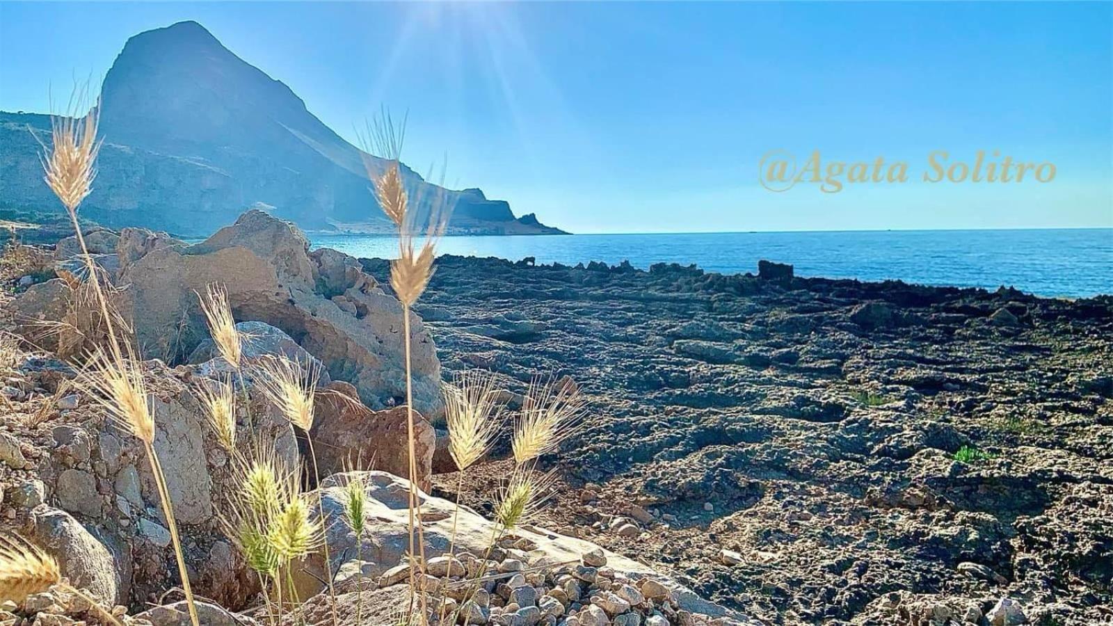 Отель Cala Di Ponente Кастеллуццо Экстерьер фото