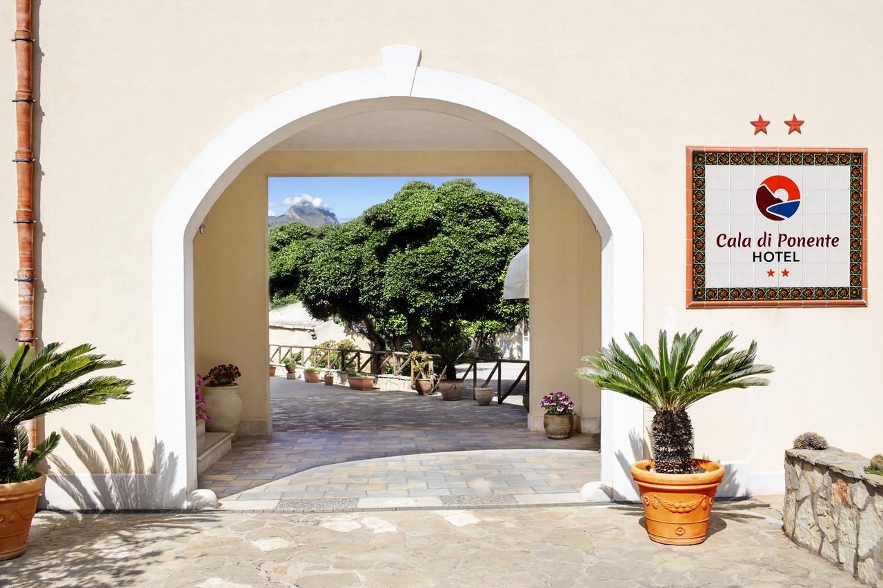 Отель Cala Di Ponente Кастеллуццо Экстерьер фото