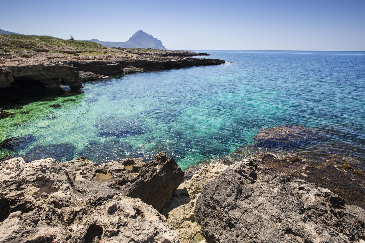 Отель Cala Di Ponente Кастеллуццо Экстерьер фото